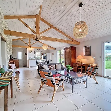 Holiday home Charme Et Confort En Campagne, Wifi Saint-Prouant